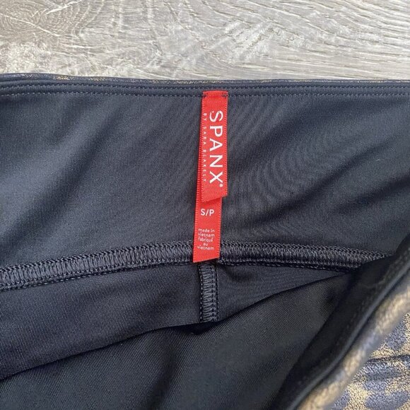Spanx Women’s Small Leopard Biker Shorts 24x8.5 - Picture 3 of 3